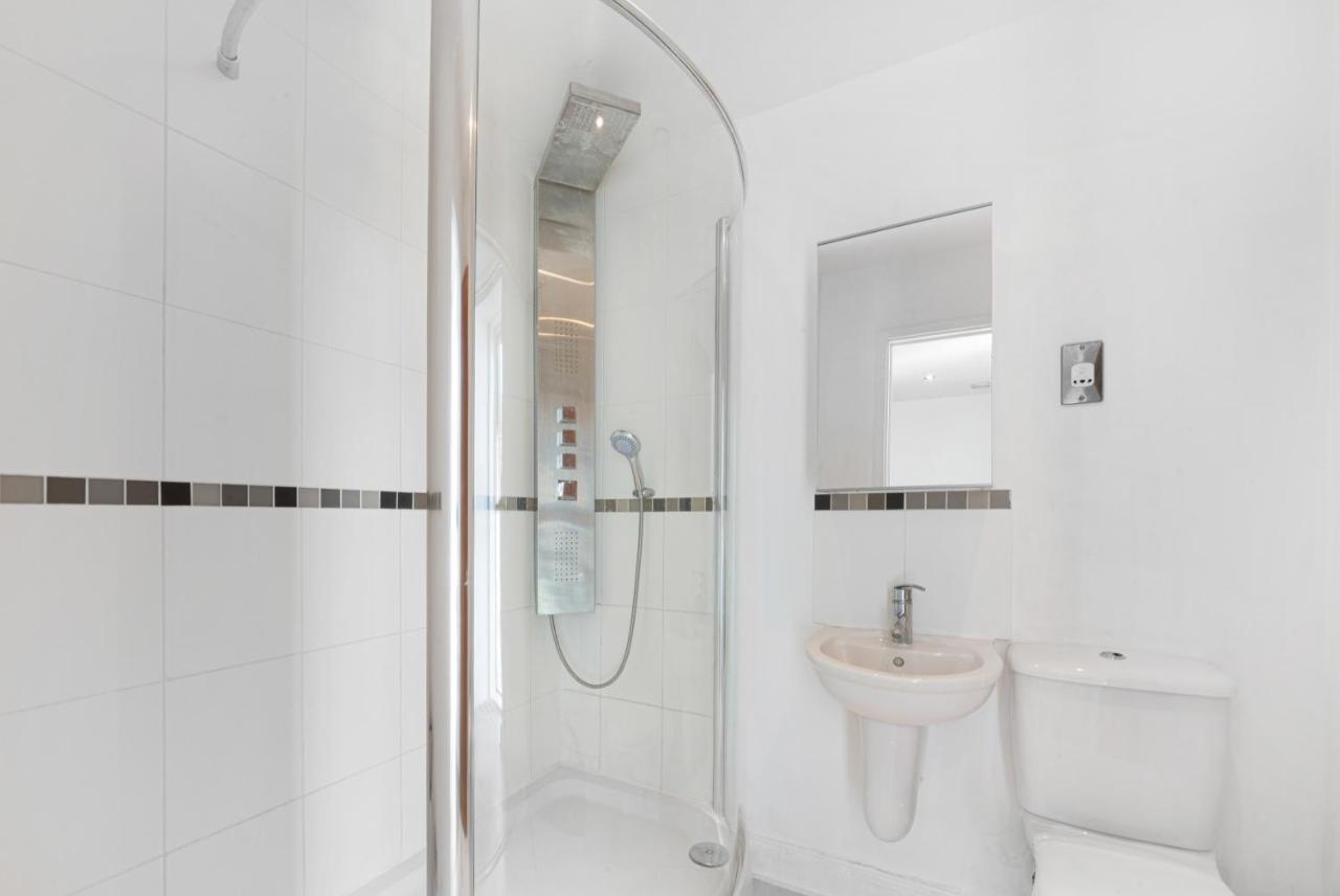 Excel 3 Bedroom Apartment Near City Airport And O2 Arena 런던 외부 사진