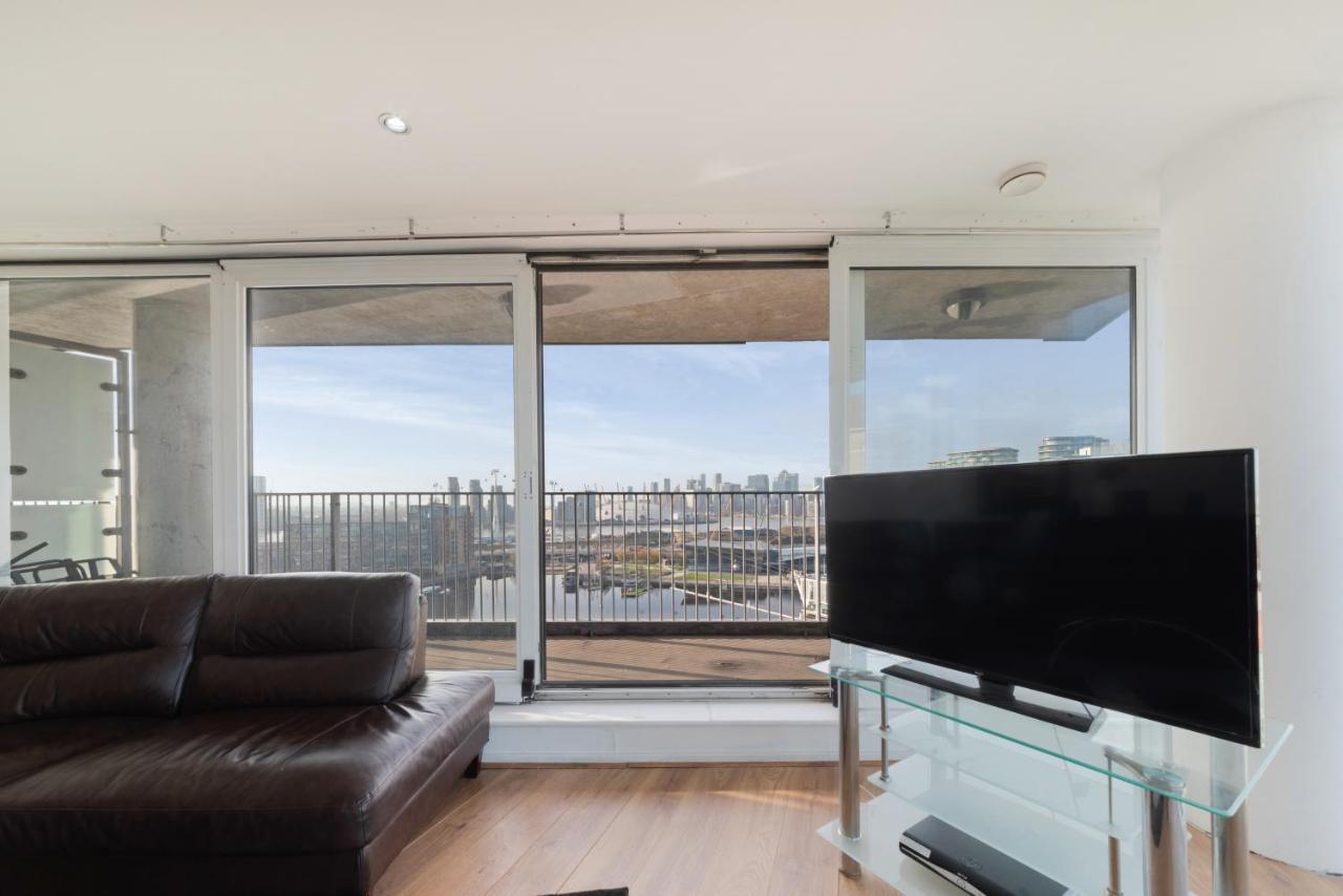 Excel 3 Bedroom Apartment Near City Airport And O2 Arena 런던 외부 사진