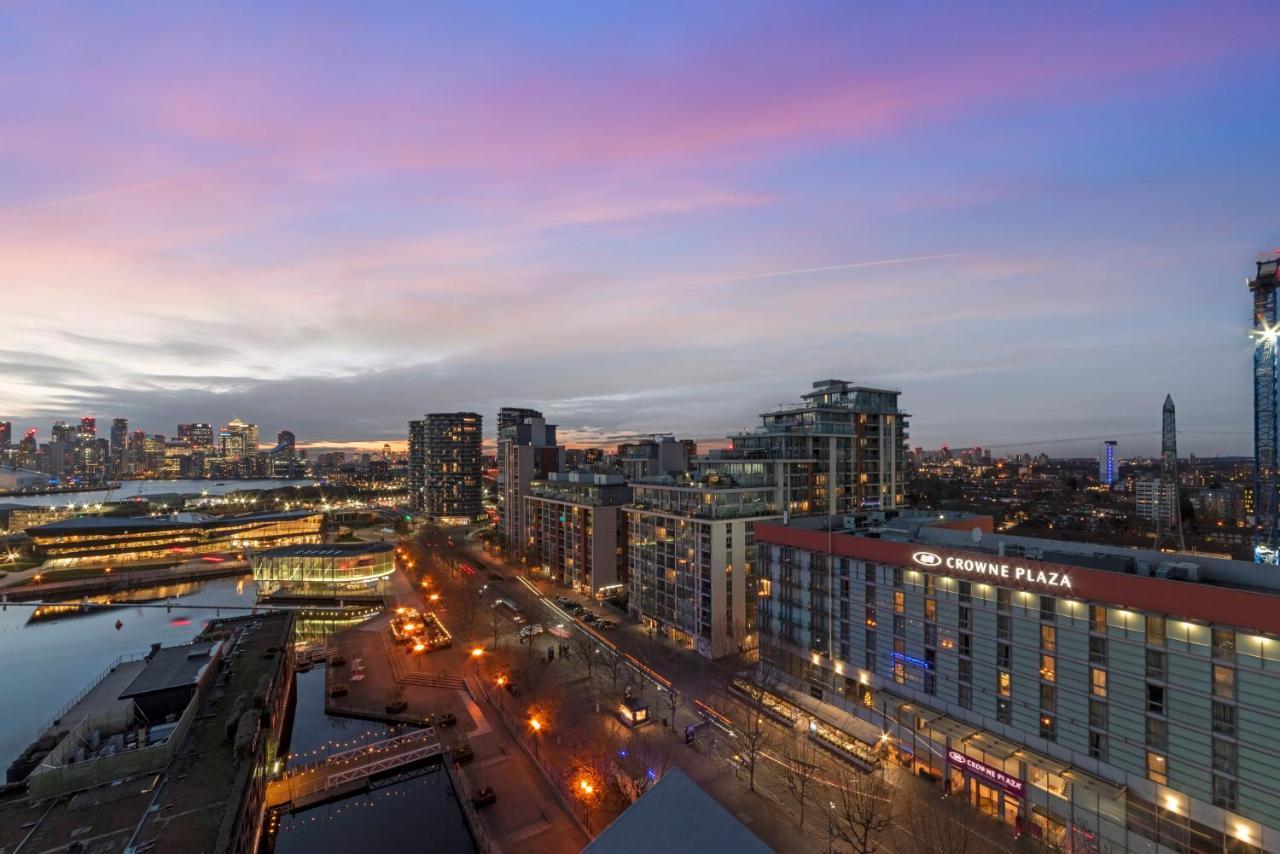 Excel 3 Bedroom Apartment Near City Airport And O2 Arena 런던 외부 사진